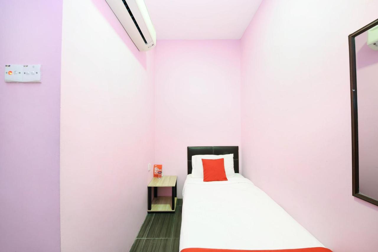 Oyo 1125 Ir Inn Hotel Секудаи Экстерьер фото