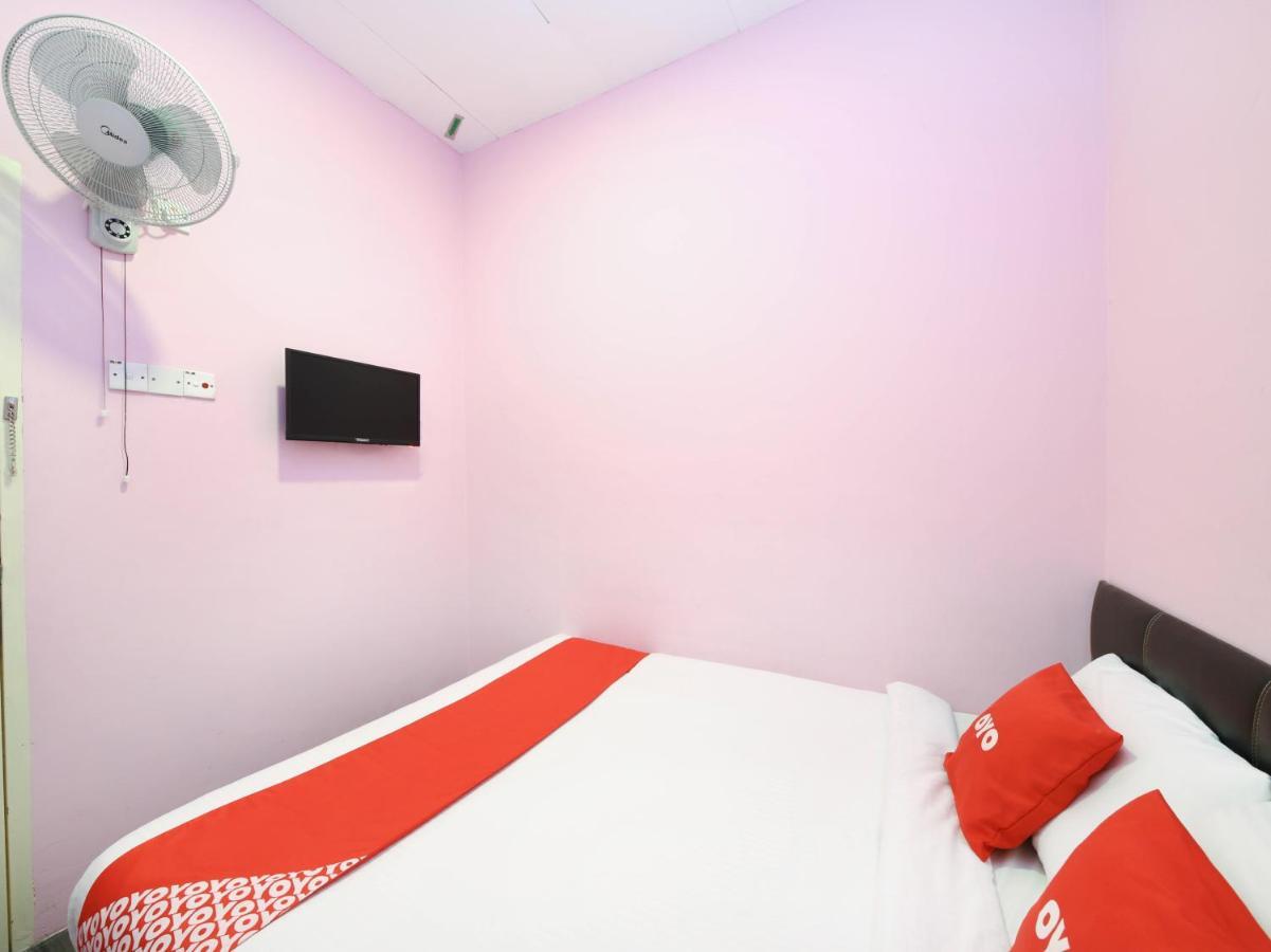 Oyo 1125 Ir Inn Hotel Секудаи Экстерьер фото